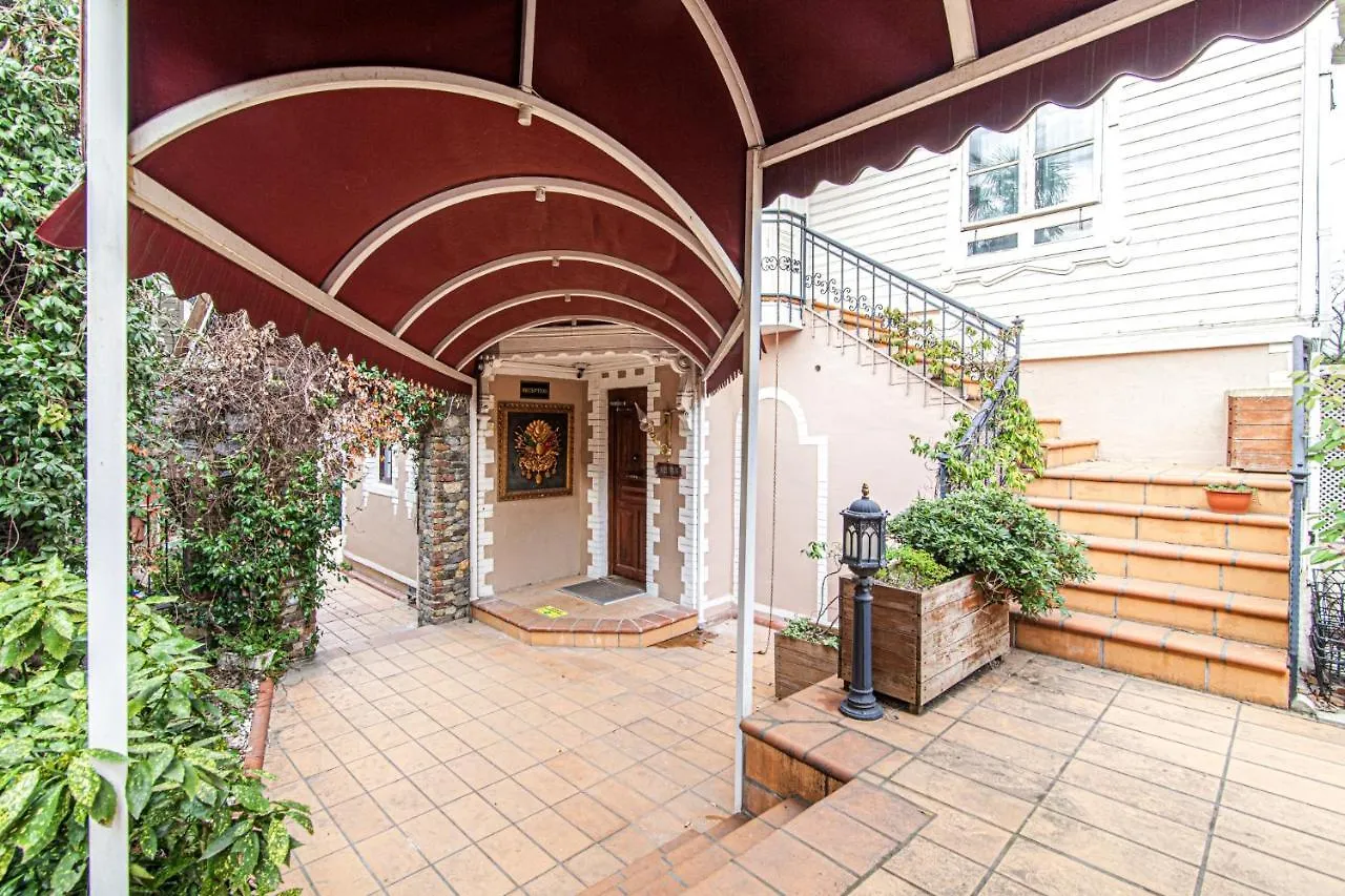 דירה איסטמבול Glamorous Authentic Studio In Ueskuedar טורקיה